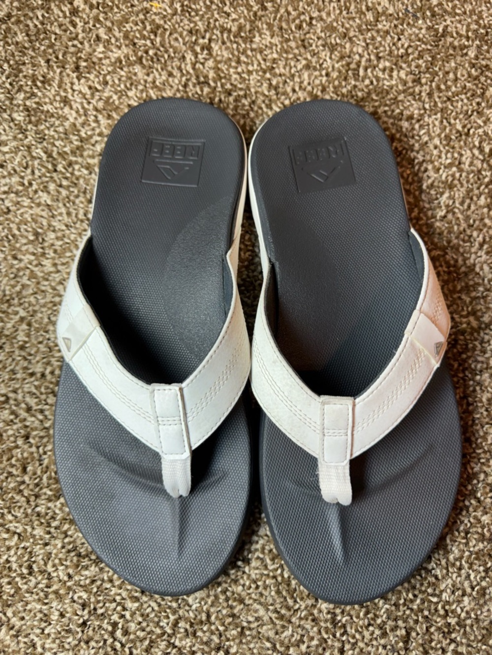 Reef Men’s 12 White Strap Flip Flops with Gray Footbed